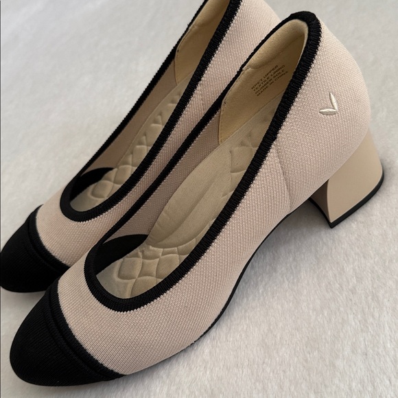 Vivaia | Julie Pro Almond Cap Toe Chunky Block Heels Beige/Black (EU 38) - Picture 6 of 16